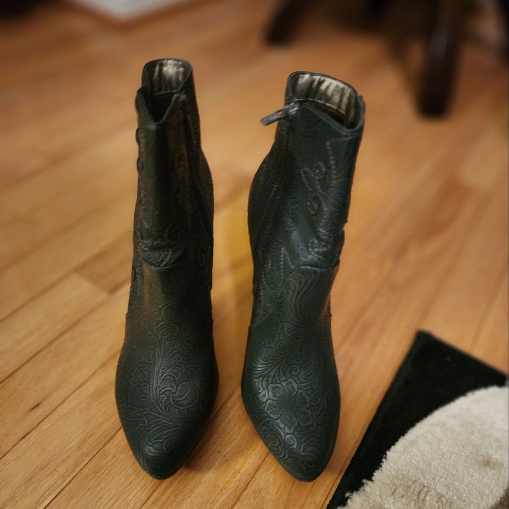 Michael Antonio Western embossed ankle boots, size 11